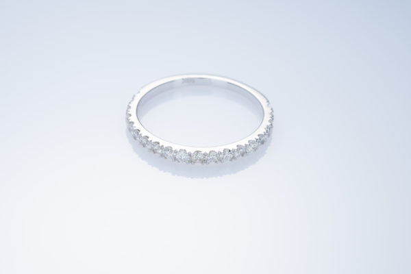 3.10 CTW Rare Unheated "Color Change" Sapphire and Diamond Halo Ring in 18k White Gold - Image 7
